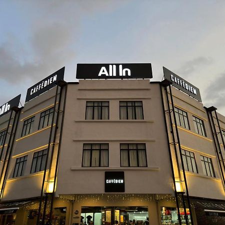 All In Hotel Kangar Esterno foto