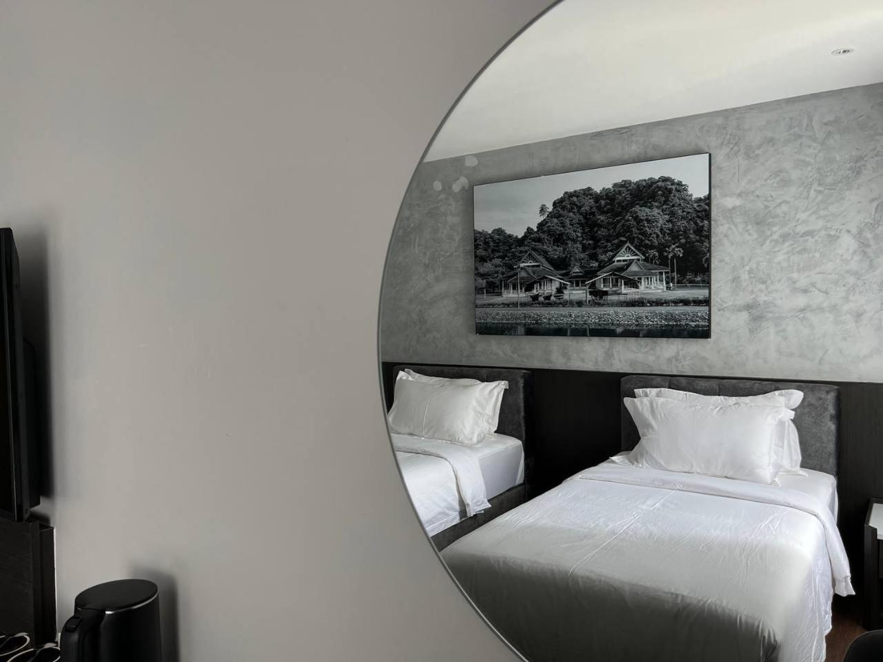 All In Hotel Kangar Esterno foto